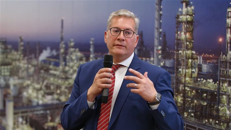 وزير البترول