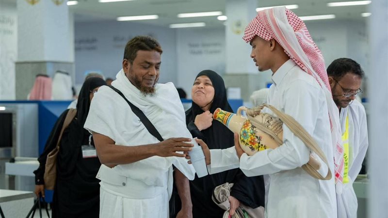 استقبال حجاج بيت