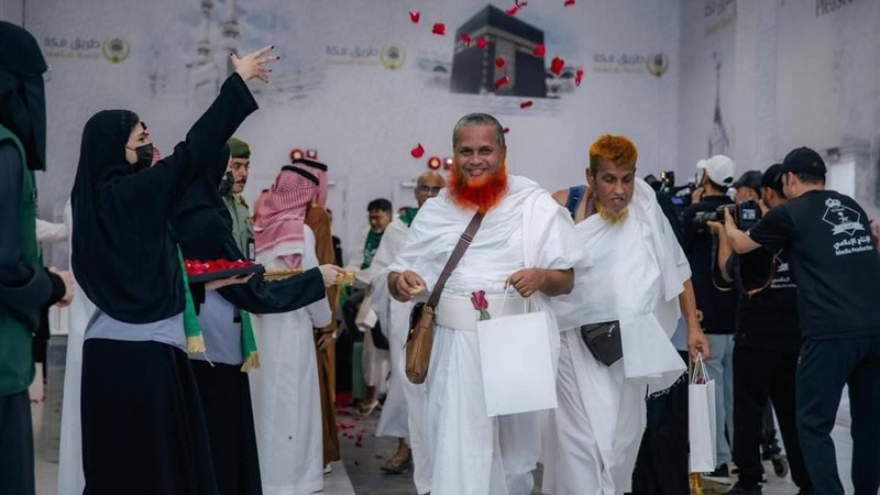 استقبال حجاج بيت