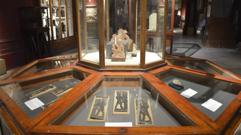 جانب من المعارض