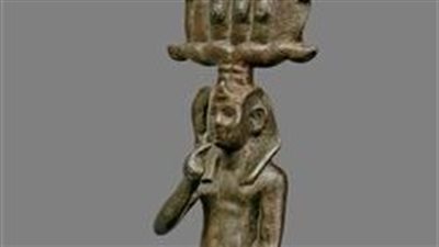 تمثال برونزي نادر من العصر المتأخر يكشف ملامح الفن المصري القديم