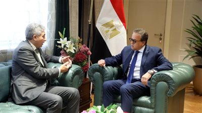 وزيرا الصحة والسياحة يبحثان استراتيجية  للارتقاء بالخدمات الطبية للسائحين 