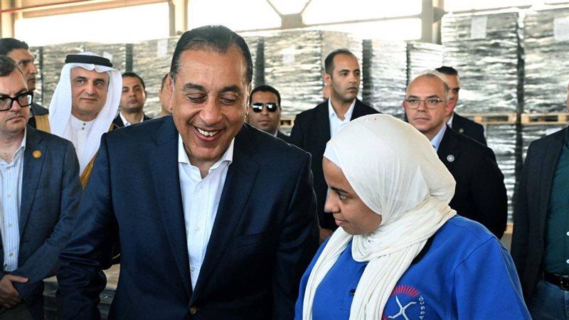 محادثة جانبة بين