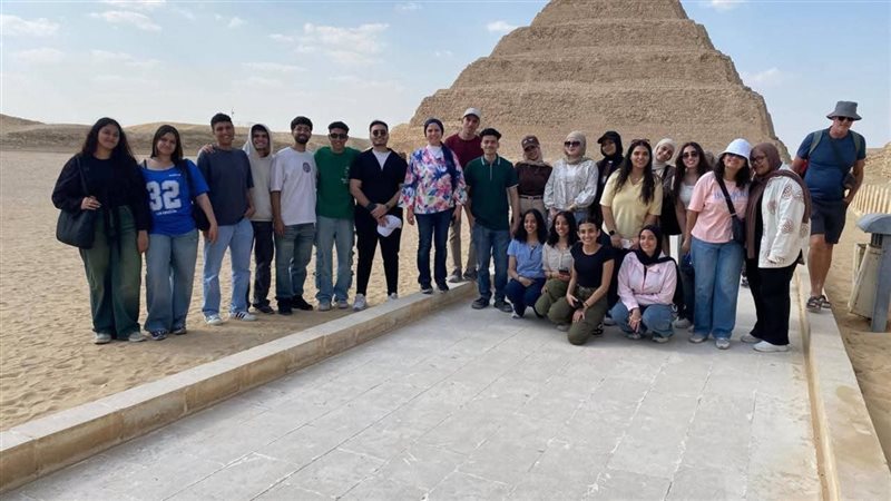 طلاب جامعة عين شمس