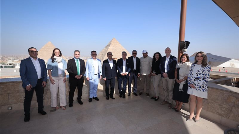 لقاء وزير السياحة