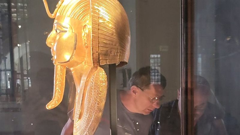 القناع الذهبي 