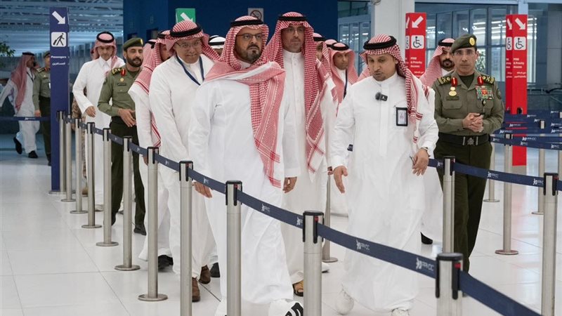 أمير منطقة مكة يتفقد