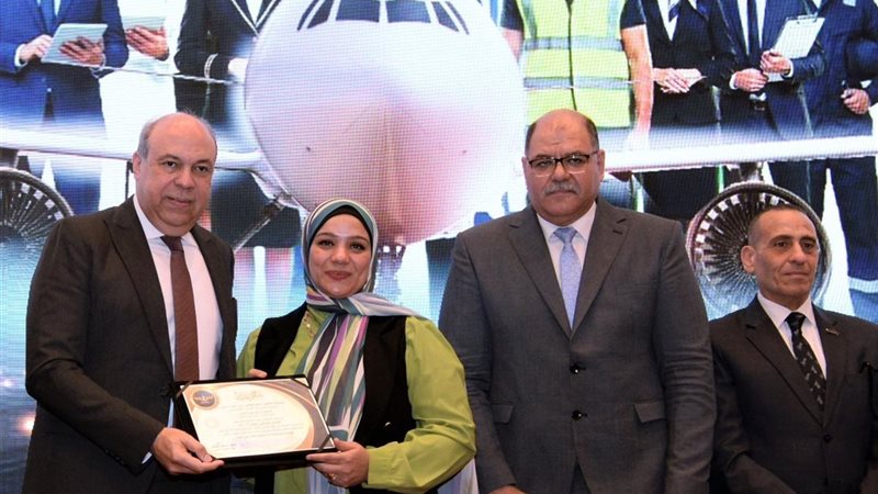 تكريم العاملين المتميزين