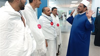 تدشين قافلة توعوية لحجاج السياحة بمطار القاهرة الدولي