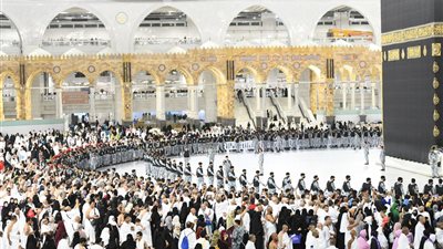 انفراجة في أعداد تأشيرات العمرة.. عضو غرفة السياحة يكشف كواليس التنظيم الجديد
