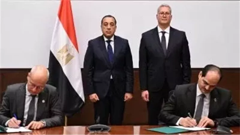 جانب من مراسم التوقيع