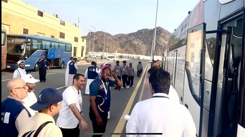 حجاج السياحة البري 