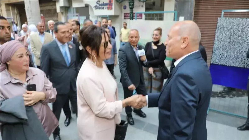 وزيرة الثقافة ومحافظ القاهرة 