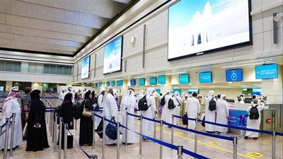 بختم ترحيبي مميز وعودة مفعمة بالاحتفاء.. مطارات دبي تواصل استقبال الحجاج
