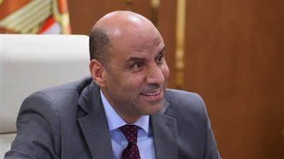 وزارة العمل توفر فرص عمل برواتب تصل لـ18 ألف جنيه والتقديم خلال يونيو الجاري
