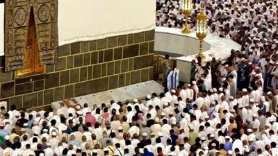 ليلة تبديل كسوة الكعبة.. استعداداتٌ متقنة تُمهّد لارتداء ثوبها الجديد