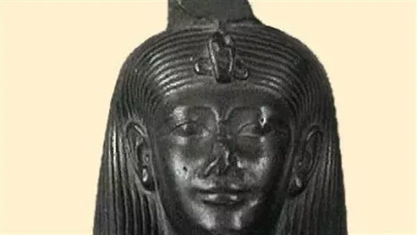 تمثال أحمس 