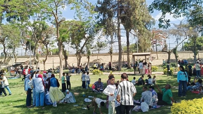 30 ألف زائر لحدائق
