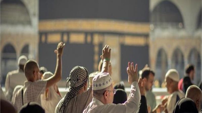 ضيوف الرحمن أثناء طواف الوداع 