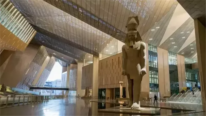 المتحف المصري الكبير