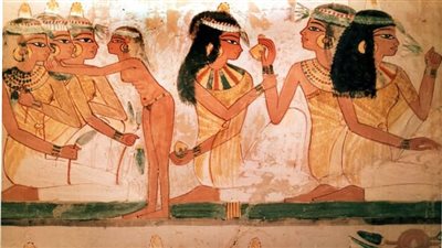 أسرار جمال كليوباترا، الدليل الشامل لوصفات الفراعنة للحفاظ على الشباب الدائم 