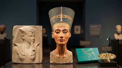 نفرتيتي أم حتشبسوت؟ ملكة غامضة تتصدر علب الحلوى في ولاية سياتل الأمريكية 