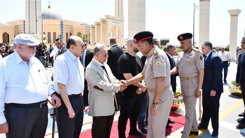 وزير الدفاع 