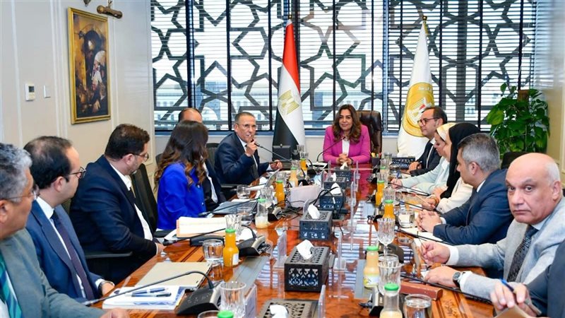 وزيرة التنمية والبيئة 
