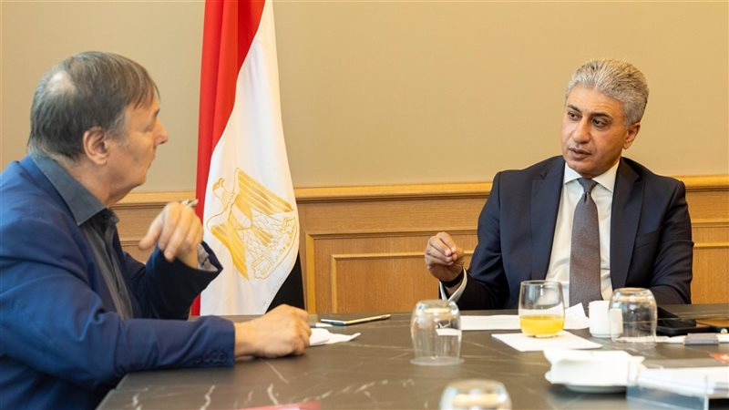 وزير السياحة شريف