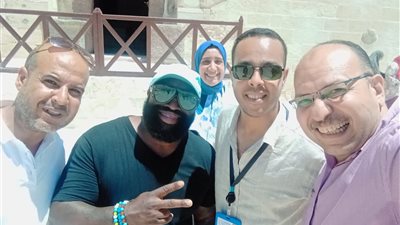 الشرطي الأمريكي إيريك هادسون يزور قلعة قايتباي بالإسكندرية
