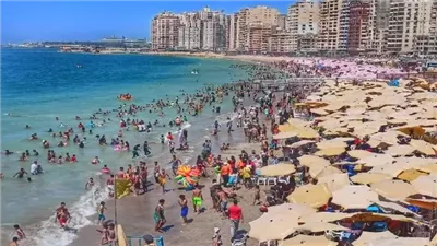 بنسبة إشغال كاملة.. شواطئ الإسكندرية تسجل مليون و250 ألف مصطاف في ذروة الصيف