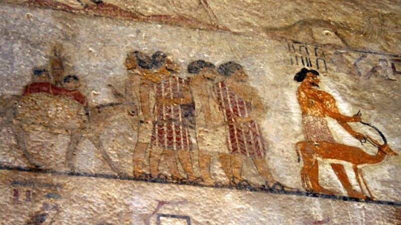 جدارية بني حسن: بوابة