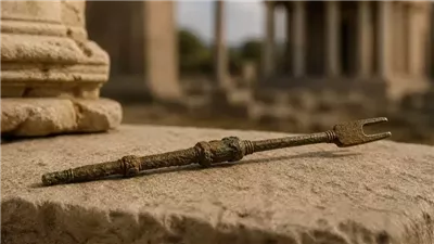 الثاني من نوعه عالميا.. اكتشاف أداة جراحية رومانية نادرة لاستئصال حصى المثانة