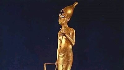 تحفة استثنائية من كنوز الفرعون الذهبي.. كل تفصيلة فيها تحمل معنى