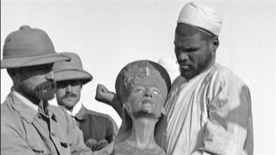 قصة تمثال نفرتيتي.. اكتشاف مصري بأيدي الريس السنوسي وسرقة خطط لها الألمان