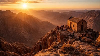 جبل موسى.. رحلة الصعود إلى أحد أشهر المواقع الدينية عالميا