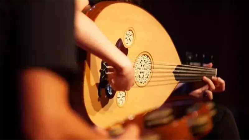 آلة العود 