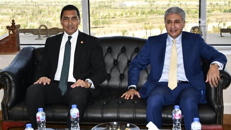 وزيرا السياحة والاثار