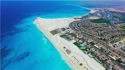 مطالب بإنشاء شواطئ عامة بالساحل الشمالي لاستيعاب زحام الصيف.. القصة الكاملة
