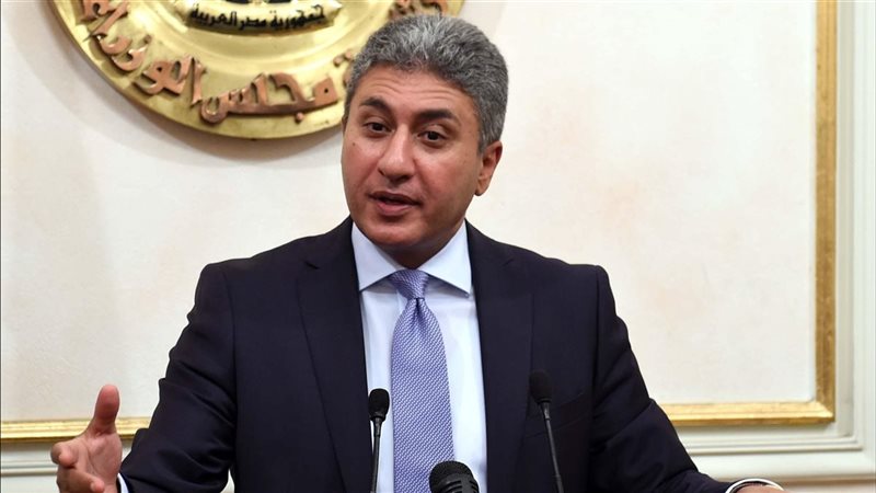 وزير السياحة والاثار