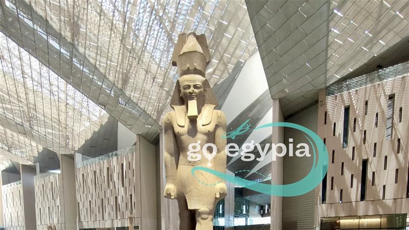 تمثال الملك رمسيس الثاني 