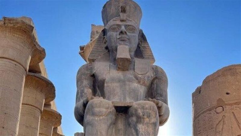 تمثال امنحتب الثالث