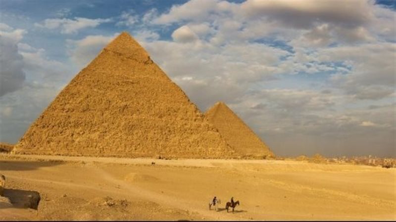 الأهرامات 