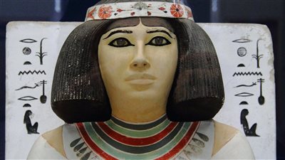 من دفاتر المصري القديم.. وصفات تجميل سبقت مستحضرات العصر الحديث