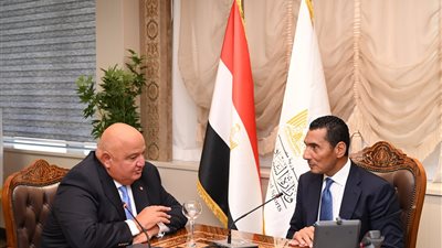 وزير الشباب يلتقي برئيس بنك saib لبحث تعزيز التعاون المشترك بين الجانبين