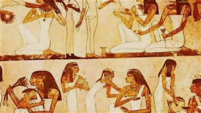 الحنة بين الطقوس والجمال.. عادة مصرية تعبر من الماضي إلى الحاضر