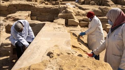 بعد خصومات الرواتب وارتفاع تكاليف المعيشة.. عاملون بقطاع الآثار يطلقون استغاثة