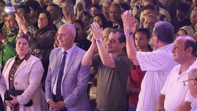 رئيس قصور الثقافة وسط الجمهور.. الاستعراض والطرب والمواهب تتألق في «شارع الفن»