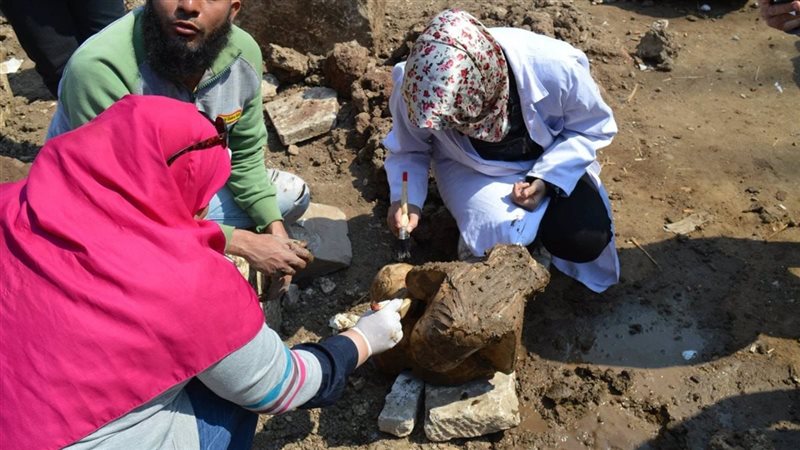لحظة استخراج القطعة