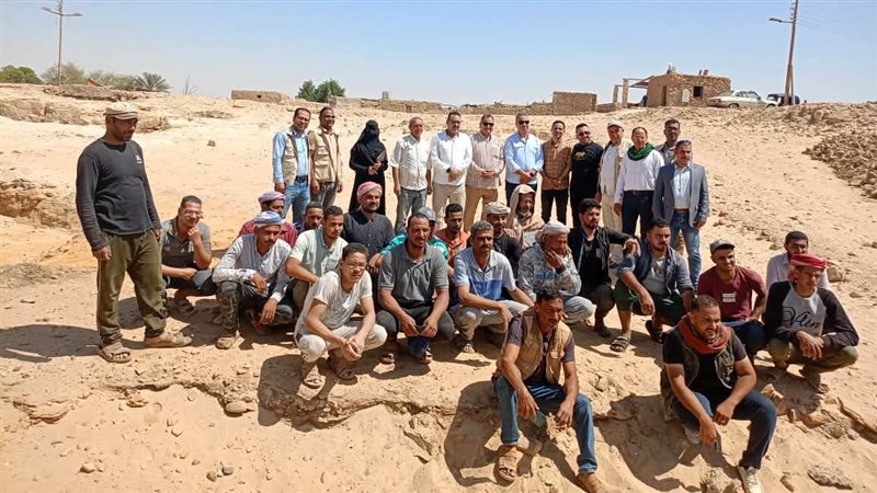 فريق العمل 